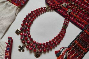 "Star Necklace": symbol of beauty, strung on Galician traditions photo