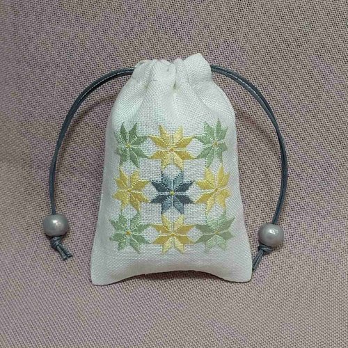 Baby keepsake storage bag (yellow-green embroidery, ivory linen) 17705-kaita photo