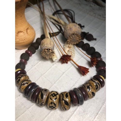 Embroidery necklace 12682-korali photo